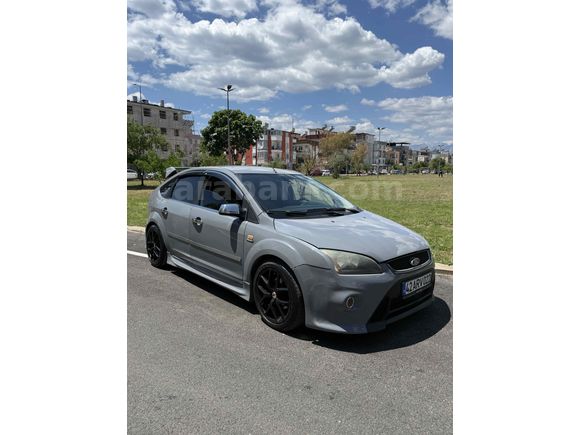  Ford Focus 1.6 Ghia 2005  220000km de