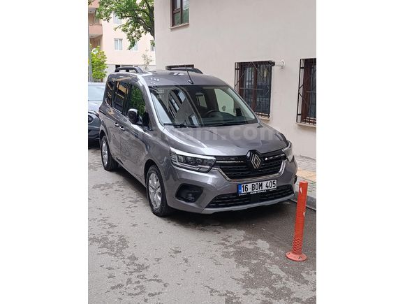 Sahibinden Renault Kangoo Multix 1.3 TCe Iconic 2024 Model
