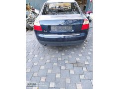 Audi A4 B6 bagaj kapağı