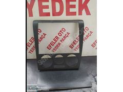 Skoda Octavia teyp çerçevesi