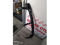 Volkswagen Passat B5,5 ön tampon orta braketi