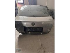 Skoda Rapid arka bagaj kapağı