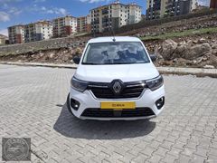 ÖZ BİRLİK'DEN 2025 MODEL KANGOO MULTİX 1.5BLUE DCİ TECHNO 115HP