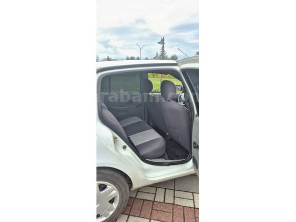  Renault Clio 1.5 dCi Expression 2004 Model