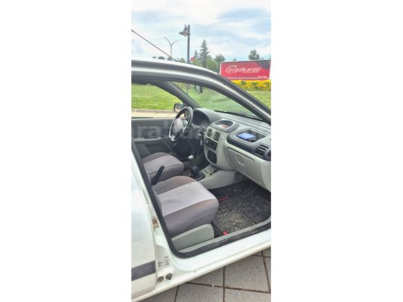  Renault Clio 1.5 dCi Expression 2004 Model