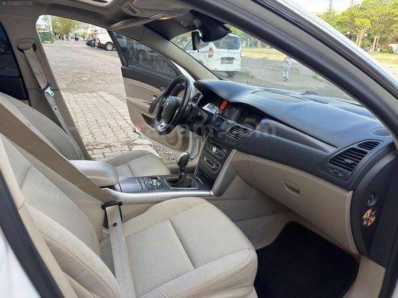 ATA-AY AUTODAN 2011 MODEL SUNROOF,LU TEMİZ LATİTUDE