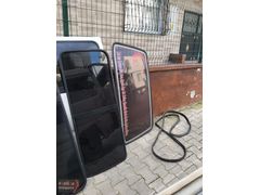 MİTSUBİSHİ L300 BAGAJ VE YAN TÜM CAMLARI ORJİNAL SÜRGÜLÜ CAM