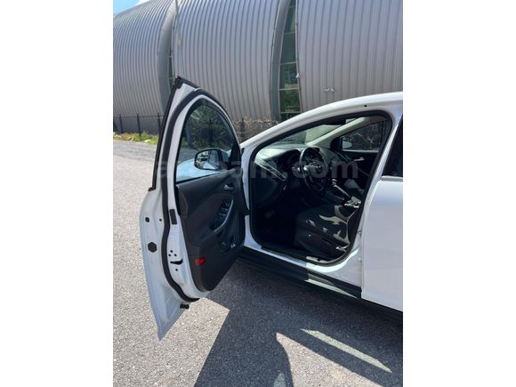 Sahibinden Ford Focus 1.6 Ti-VCT Titanium 2012 Model
