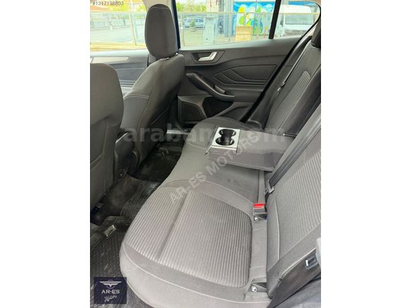 AR-ES MOTORS 2025 ÇIKIŞLI FORD FOCUS 1.5 ECOBLUE TİTANİUM X