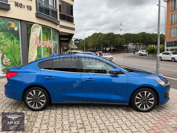 AR-ES MOTORS 2025 ÇIKIŞLI FORD FOCUS 1.5 ECOBLUE TİTANİUM X