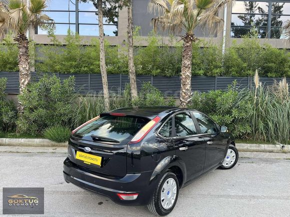 - 145 KM DE 2011 MODEL FORD FOCUS