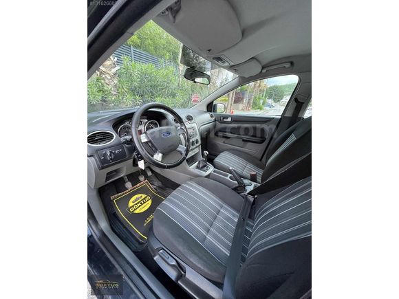 - 145 KM DE 2011 MODEL FORD FOCUS