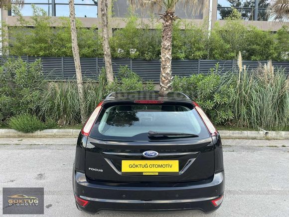 - 145 KM DE 2011 MODEL FORD FOCUS