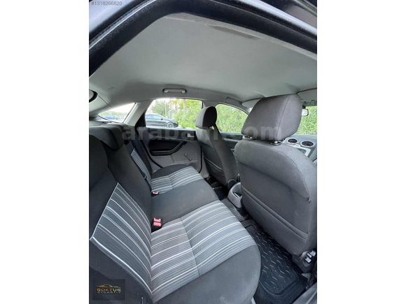 - 145 KM DE 2011 MODEL FORD FOCUS