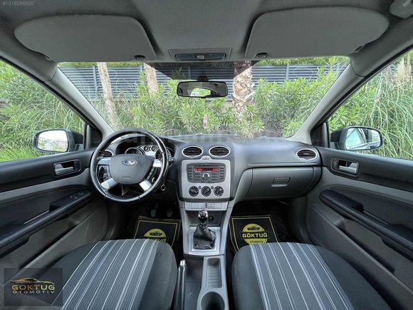 - 145 KM DE 2011 MODEL FORD FOCUS