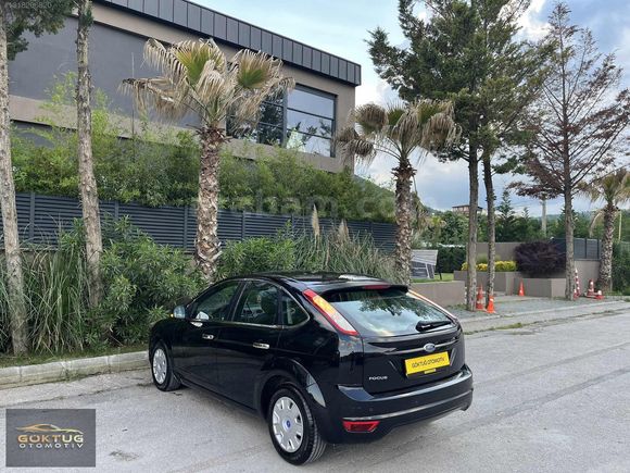 - 145 KM DE 2011 MODEL FORD FOCUS