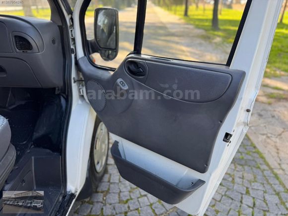 ŞENTÜRK'TEN 2003 MODEL KLİMALI MASRAFSIZ 5+1 280S CAMLI VAN