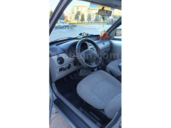 Sahibinden Renault Kangoo 1.5 dCi Expression 2005 Model  253.000 km Gri