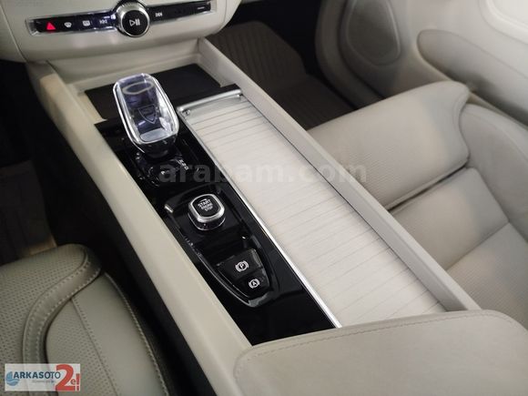 VOLVO YETKİLİ BAYİ ARKAS ANKARADAN 2025 XC60 2.0 B5 PLUS DARK