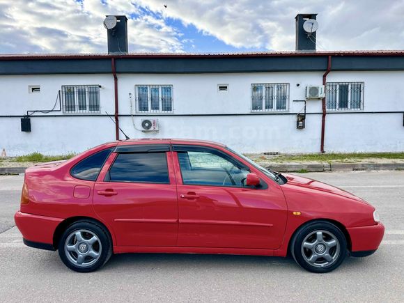 Takas olur 100 lük 1.6 Polo hatasız ayarında düşük km 