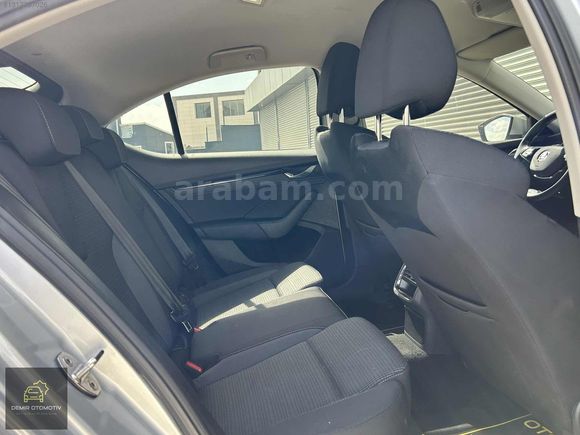 2021 HATASIZ SKODA OCTAVİA 1.0 E-TEC ELİTE CAR PLAY