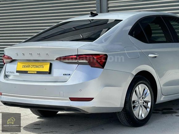 2021 HATASIZ SKODA OCTAVİA 1.0 E-TEC ELİTE CAR PLAY