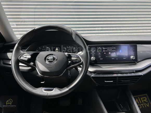 2021 HATASIZ SKODA OCTAVİA 1.0 E-TEC ELİTE CAR PLAY