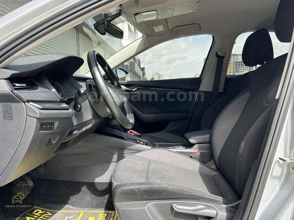 2021 HATASIZ SKODA OCTAVİA 1.0 E-TEC ELİTE CAR PLAY