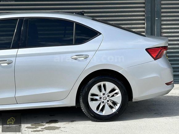 2021 HATASIZ SKODA OCTAVİA 1.0 E-TEC ELİTE CAR PLAY