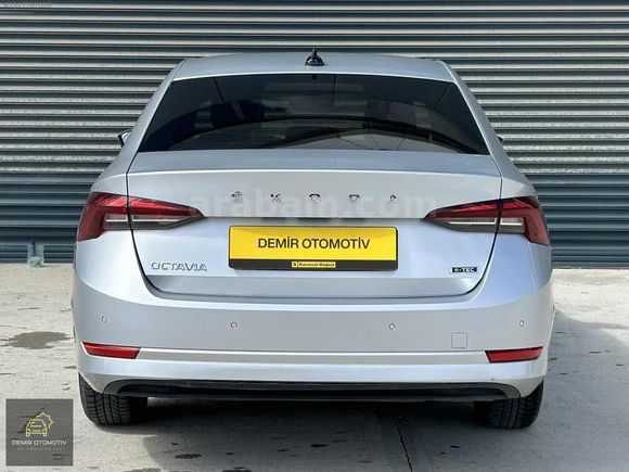 2021 HATASIZ SKODA OCTAVİA 1.0 E-TEC ELİTE CAR PLAY