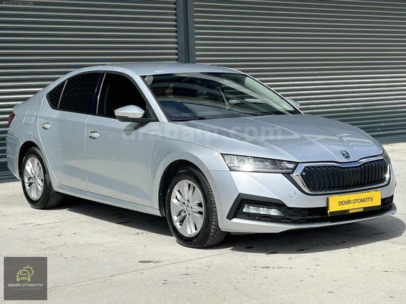 2021 HATASIZ SKODA OCTAVİA 1.0 E-TEC ELİTE CAR PLAY