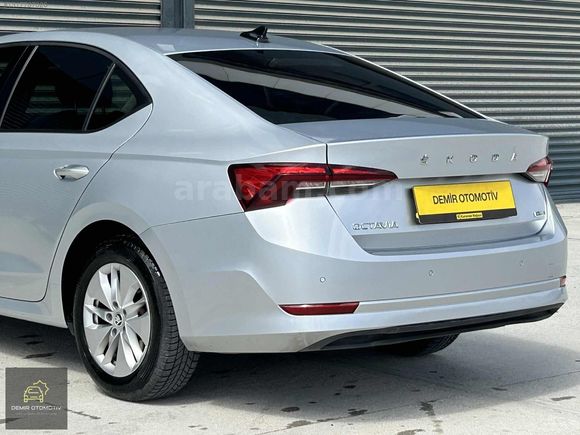 2021 HATASIZ SKODA OCTAVİA 1.0 E-TEC ELİTE CAR PLAY