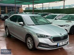 KREDİ İMKANI_2023 SKODA OCTAVİA_HAYALET EKRAN PREMİUM_87.000