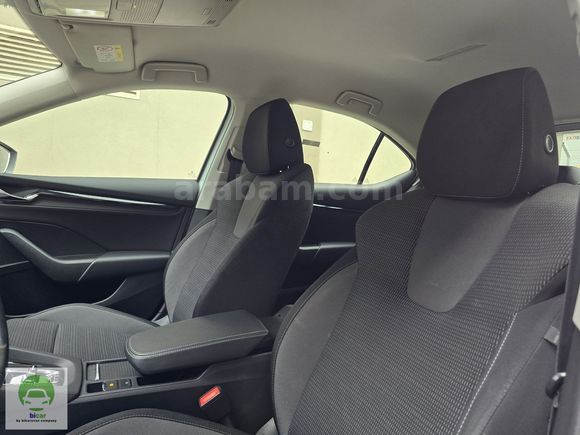 2021 SKODA OCTAVIA 1.0 E-TEC ELITE DSG YARIM PARÇA BOYALI