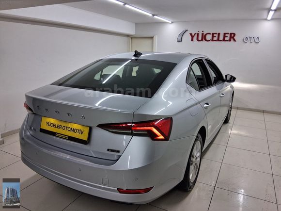 YÜCELER OTO'DAN 2022 MODEL SKODA OCTAVİA HYBRİD KDV%20 HATASIZ