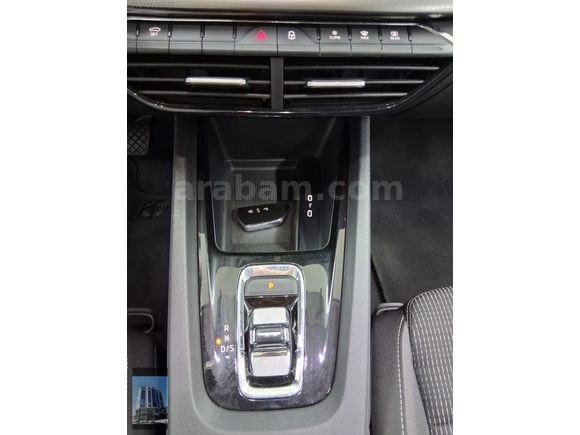 YÜCELER OTO'DAN 2022 MODEL SKODA OCTAVİA HYBRİD KDV%20 HATASIZ