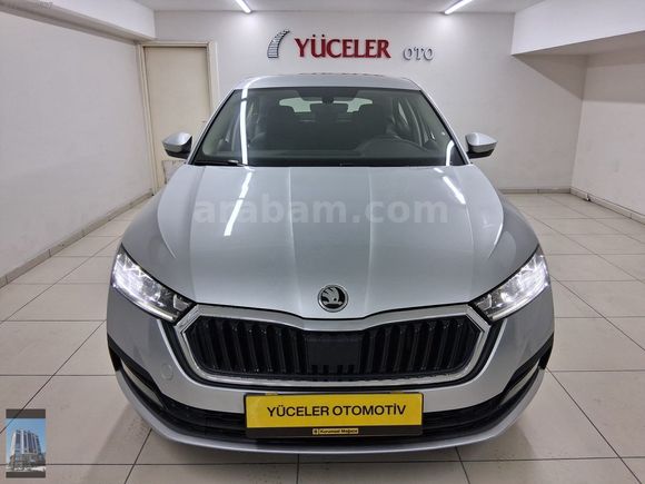 YÜCELER OTO'DAN 2022 MODEL SKODA OCTAVİA HYBRİD KDV%20 HATASIZ