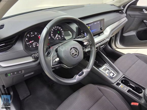 YÜCELER OTO'DAN 2022 MODEL SKODA OCTAVİA HYBRİD KDV%20 HATASIZ
