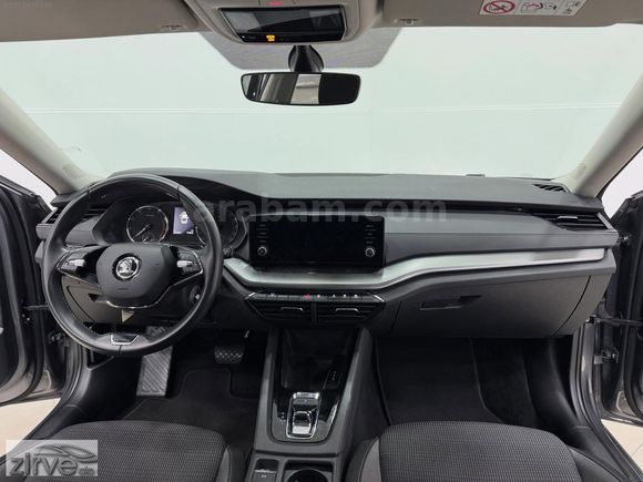 2023 SKODA OCTAVİA 1.0 E-TECH HYBRİT BOYASIZ 100.000 KM