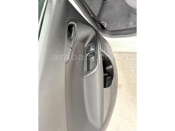 TR DE TEK 32.000 KM İLK SAHİBİNDEN FIAT EGEA EASY STLL