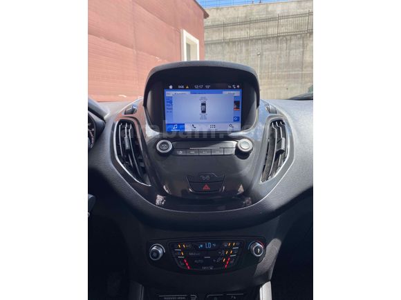 OTOMOBİL RUHSATLI 65 KM  DE HATSIZ BOAYSIZ Titanium Plus TUTULANI   