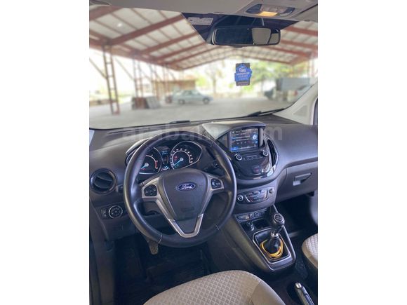 OTOMOBİL RUHSATLI 65 KM  DE HATSIZ BOAYSIZ Titanium Plus TUTULANI   