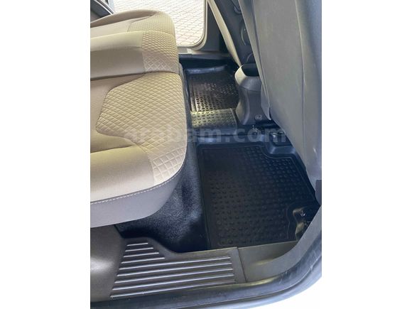 OTOMOBİL RUHSATLI 65 KM  DE HATSIZ BOAYSIZ Titanium Plus TUTULANI   
