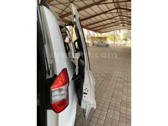 OTOMOBİL RUHSATLI 65 KM  DE HATSIZ BOAYSIZ Titanium Plus TUTULANI   