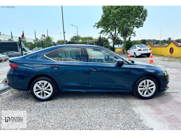 2022 SKODA OCTAVİA 1.5 e-Tec PREMİUM HATASIZ BOYASIZ TRAMERSİZ