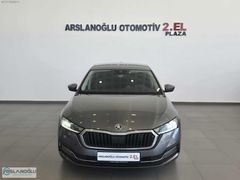 HYUNDAİ BAYİ ARSLANOĞLU DAN OCTAVİA 1.5 TSI e-Tec PREMİUM DSG