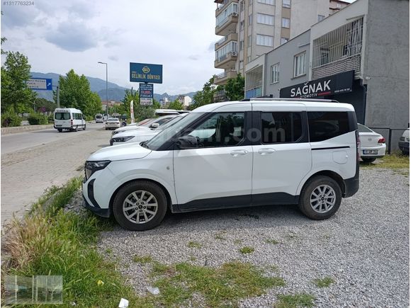 FORD TOURNEO COURİER 1.5 ECOBLUE TİTANİUM 59 BİN KM BOYASIZZZ