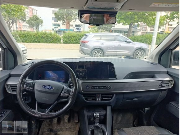 FORD TOURNEO COURİER 1.5 ECOBLUE TİTANİUM 59 BİN KM BOYASIZZZ