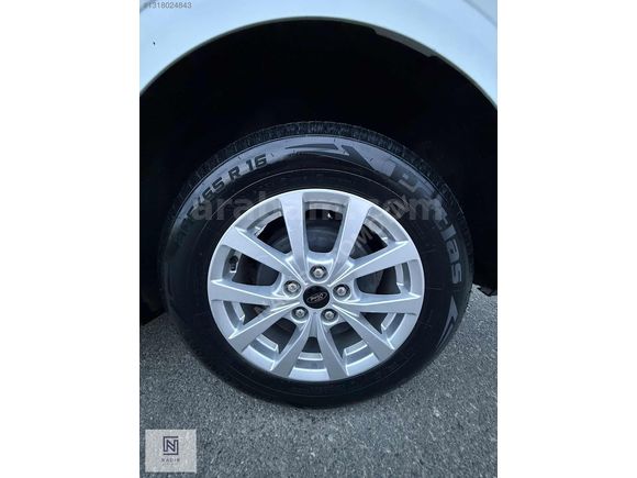 HATASIZ BOYASIZ 2024 FORD COURIER 1.5 EcoBlue TITANIUM 19 BİN KM