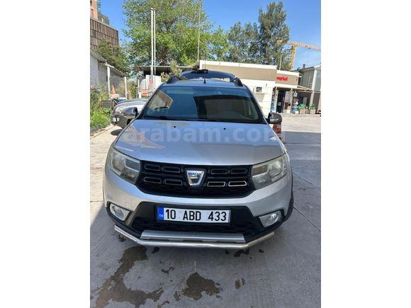 Sahibinden Dacia Sandero 1.5 dCi Stepway 2018 Model  123.000 km Gri (Gümüş)